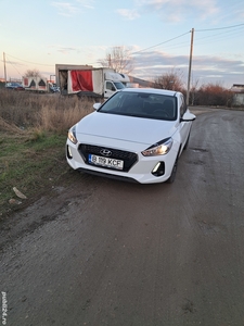 Hyundai i30 an 2017 motor 1.4 benzina 100 cai, urgent