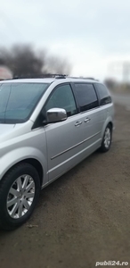 Vând chrysler grand voyager