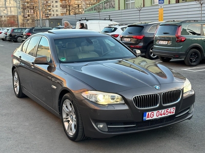 BMW seria 5 F10//trapă panoramica// carte service Pitesti