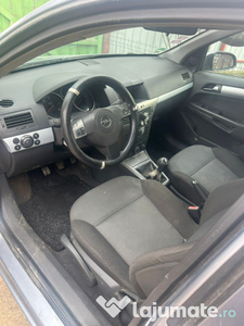 Masina Opel astra H