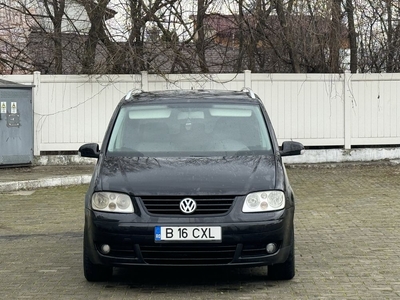 Volkswagen Touran 2.0TDI DSG 7Locuri Bucuresti Sectorul 4