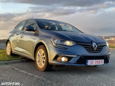 Renault Megane ENERGY TCe 130 Start & Stop Paris