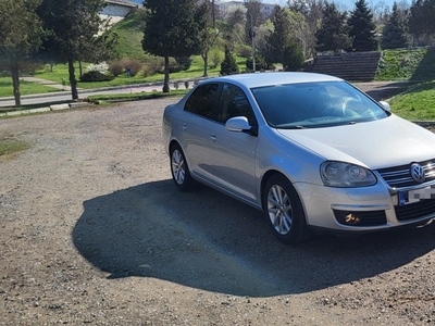 Volkswagen Jetta 2010 1.6mpi GPL