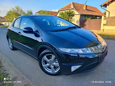 Honda Civic*1.4 benzina*an 2008* 3590 euro