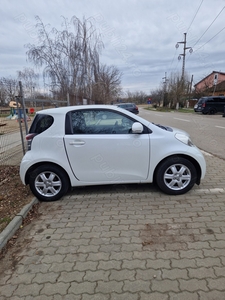 vand Toyota IQ an 2009