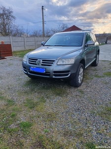 Vând Volkswagen Touareg