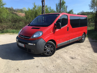 Opel Vivaro 2.5 cdti 9locuri varianta lunga