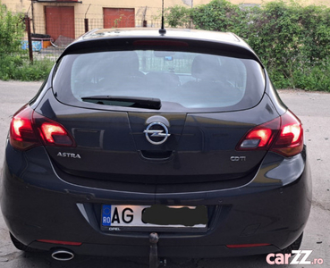 Opel Astra J 2012