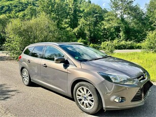 Ford Focus MK3 Titanium 1.6 TDCIDESCRIERE Dotări: Jante Aliaj Originale Ford R16 215 55 Dublu Clima