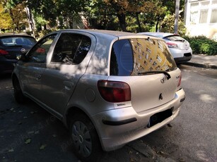 Toyota Yaris 1,0 benzină, an 2000