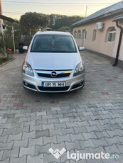 Opel Zafira masina