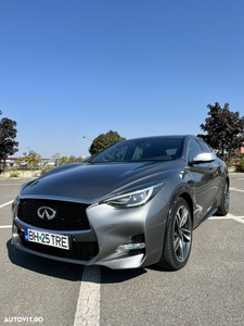 Infiniti Q30