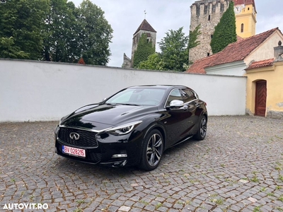 Infiniti Q30 2.2d DCT AWD Premium City Black