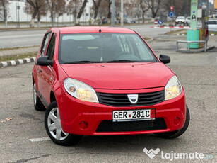 Dacia Sandero*benzina*clima*2 randuri de roti*af.2010*import Germania!