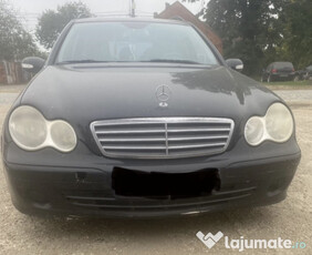 Dezmembrez Mercedes an 2007