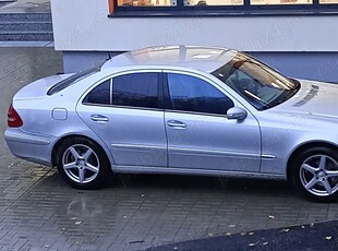 Mercedes 220 class E