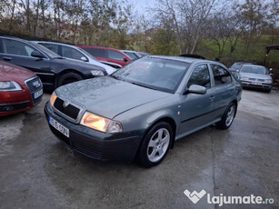 Skoda Octavia, an 2005, 1.6 benzina = Posibilitate rate