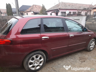 Masina Fiat croma