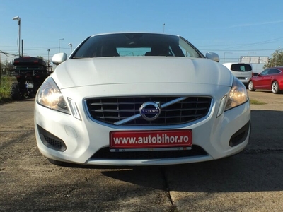 Volvo S60 Masina este foarte bine intretinuta cu toate