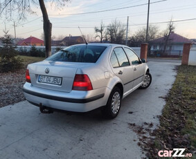 Vw bora 1.6i an 2004 acte la zi