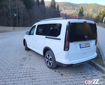 Ford tourneo connect xl,2023,1.5 benzina,în garanție