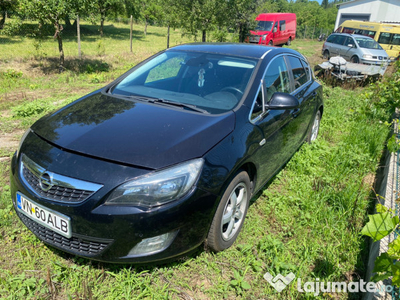 Opel astra J cu motor defect