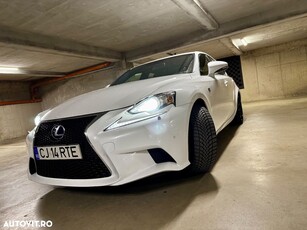 Lexus Seria IS 300h Aut. F Sport