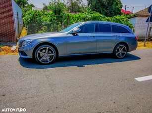 Mercedes-Benz E 220 d 4Matic T 9G-TRONIC