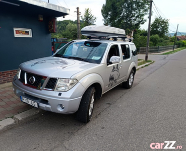 Nissan Pathfinder 2009, 7 locuri