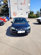 Ford Focus 1,6 benzina , schimbat distributie+ambreiaj