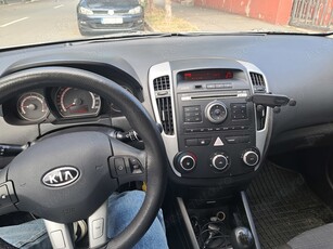 Kia Cee'd 1.4 2010