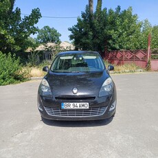 Renault Grand Scenic 2010 194 000 km 1 870 cm3 Diesel