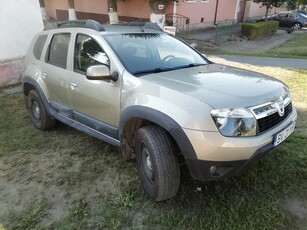 Vând Dacia Duster