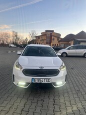 Vând Kia niro