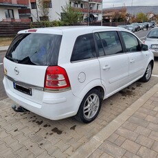 Vând Opel Zafira