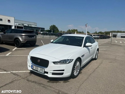 Jaguar XE 2.0 Pure