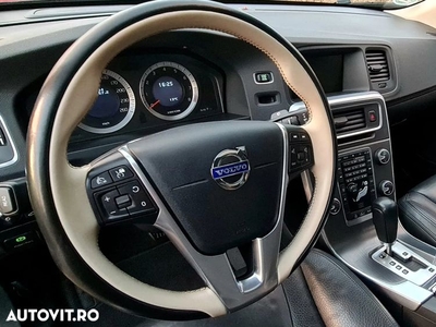 Volvo S60 2.0T Powershift Summum