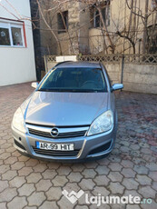 Opel Astra H masina