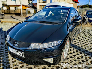 Honda Civic FN2 masina