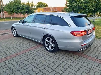 Vând Mercedes E 220 Avantgarde Arad