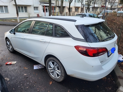 Opel astra k benzină, automata,2018 break. Iasi