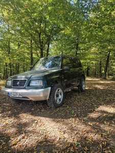 Suzuki Vitara 2l V6 136cp, an 1998, 4 usi, benzina + GPL Merei