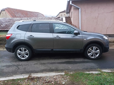 Vând Nisan qashqai 4x4 Pui