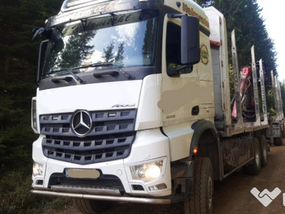 Camion forestier Mercedes Arocs + remorca 3 axe