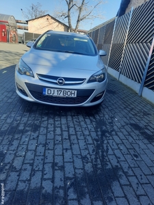 Opel Astra J 1.6 cdti 110cp sau schimb cu Dacia Duster