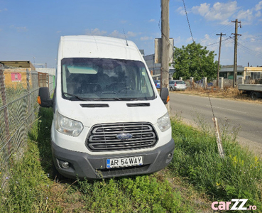 Microbuz de Marfa Ford Transit