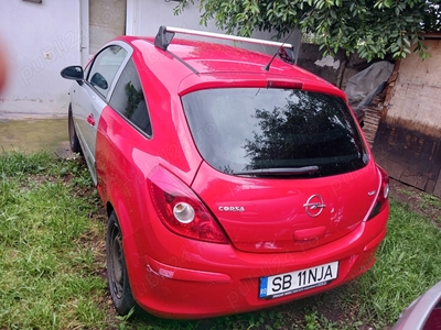 Opel Corsa D 1.3 CDTI usor avariat