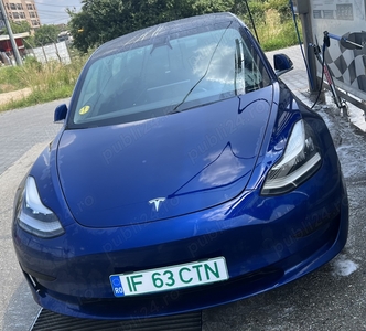 Vând tesla model 3