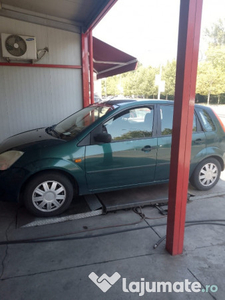 Ford Fiesta masina