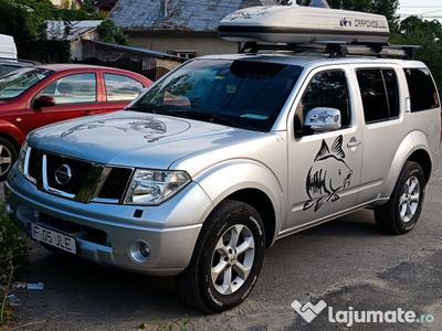 Nissan Pathfinder 2009, 7 locuri